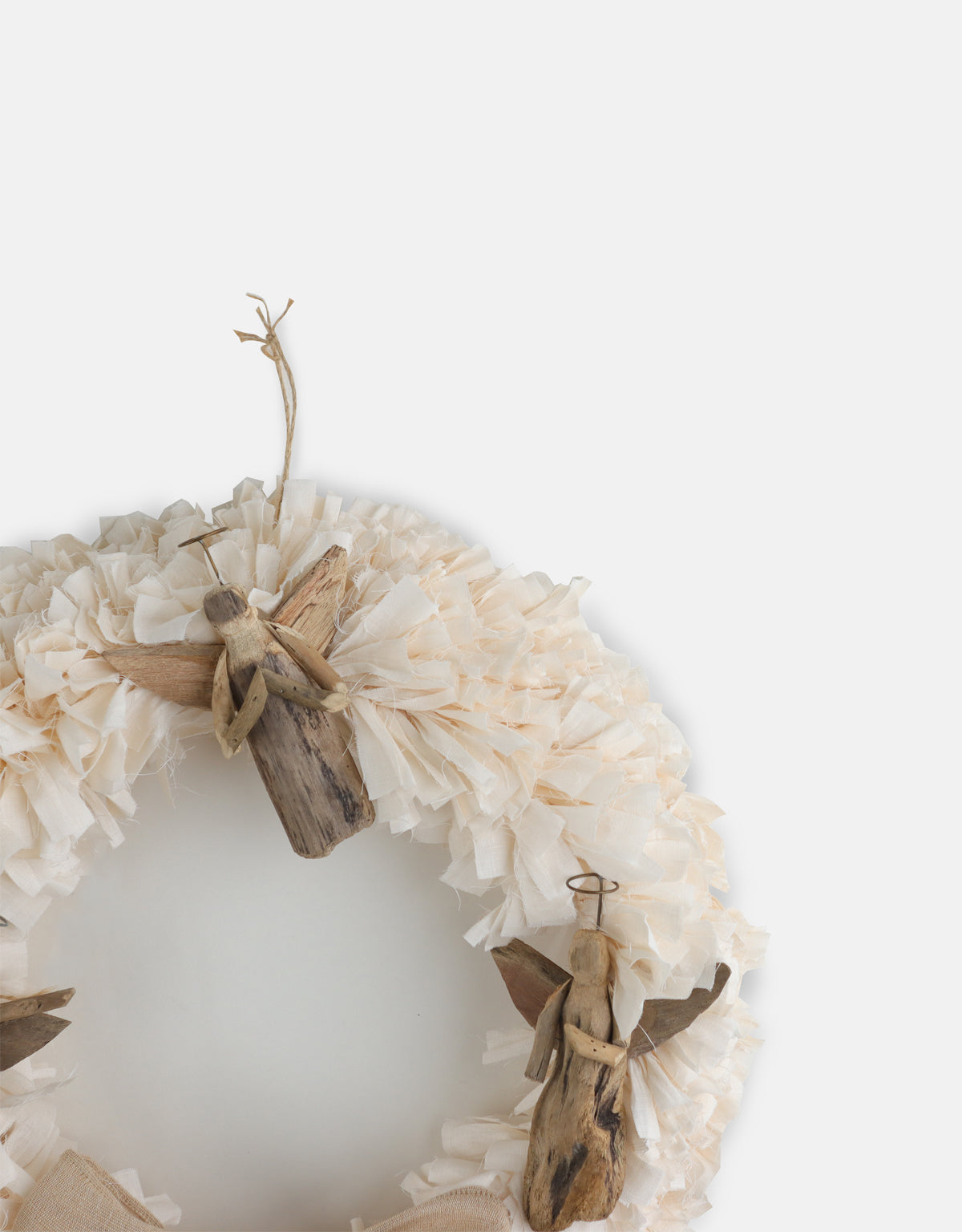 LARGE WREATH WITH 3 ANGELS