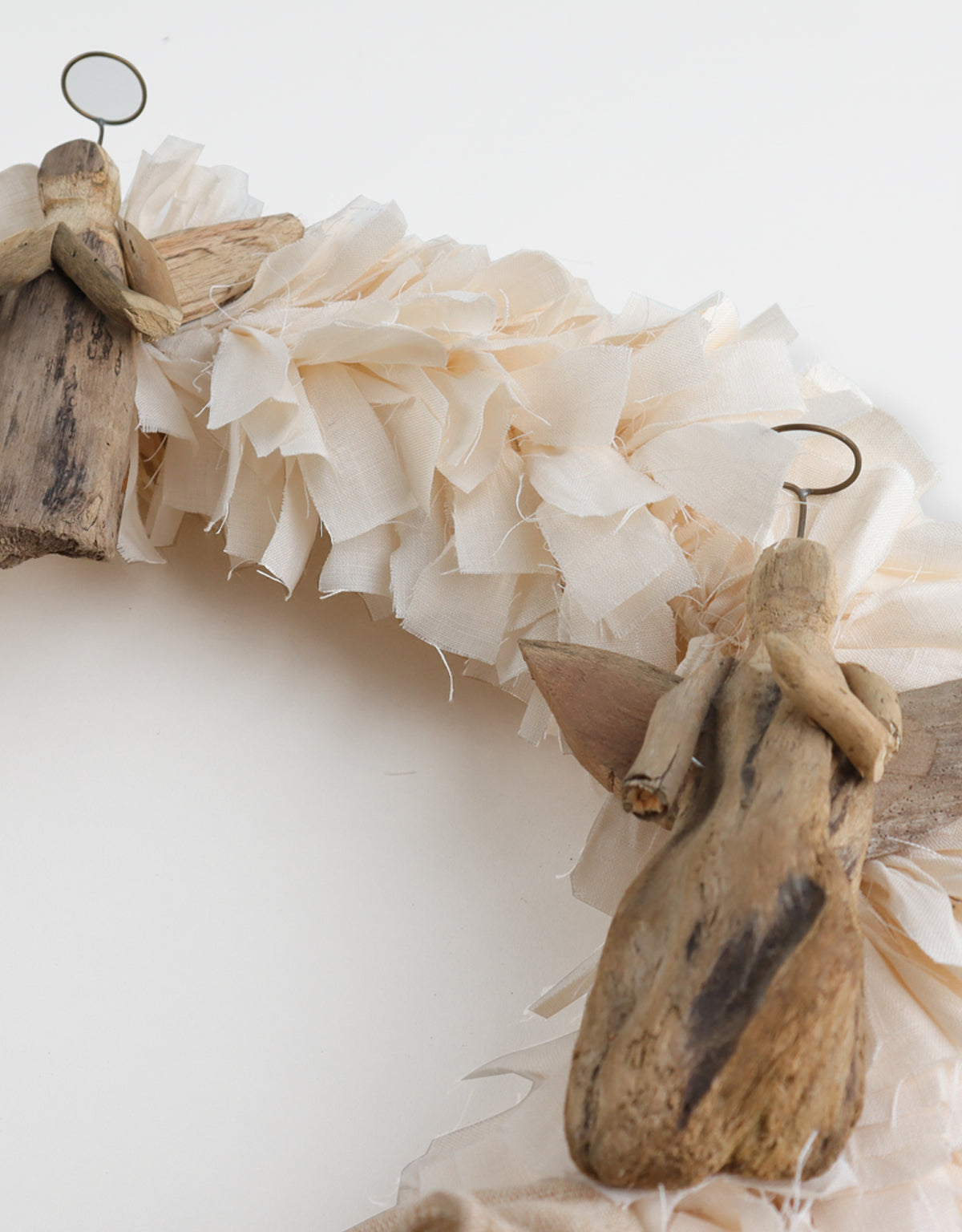 LARGE WREATH WITH 3 ANGELS