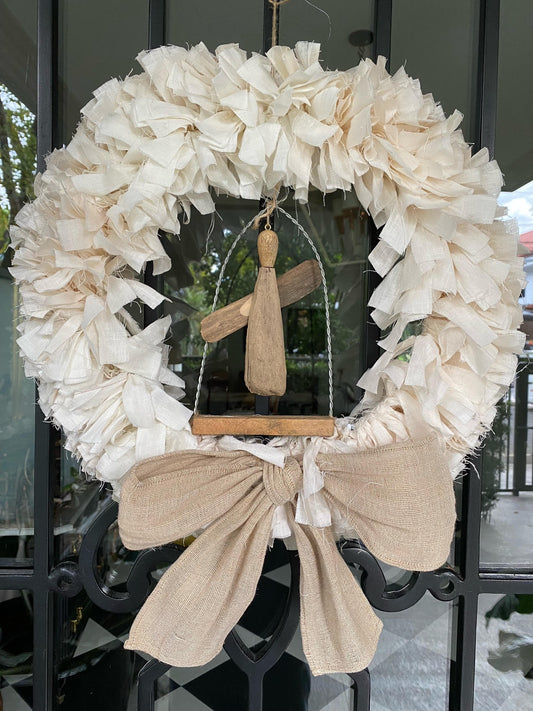 SMALL WREATH WITH ANGEL ORNAMENT