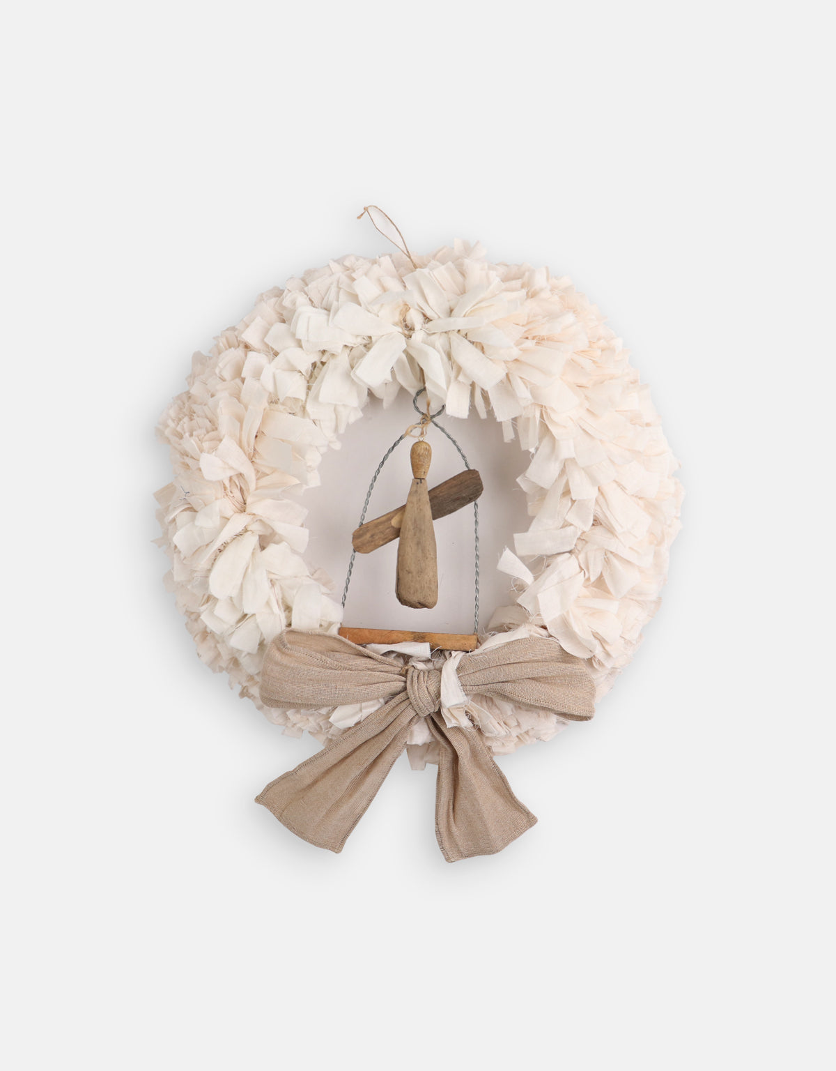 SMALL WREATH WITH ANGEL ORNAMENT