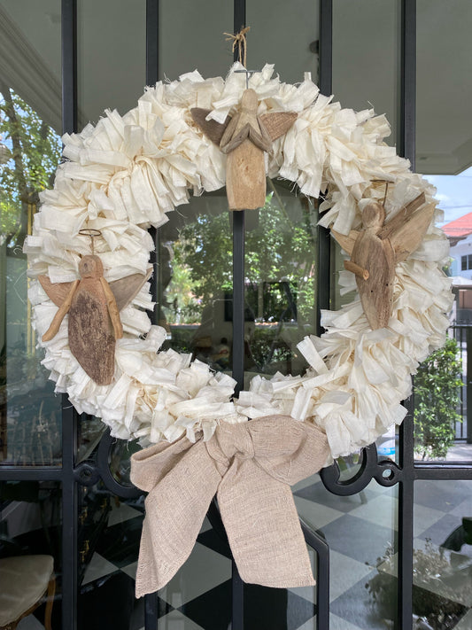 LARGE WREATH WITH 3 ANGELS